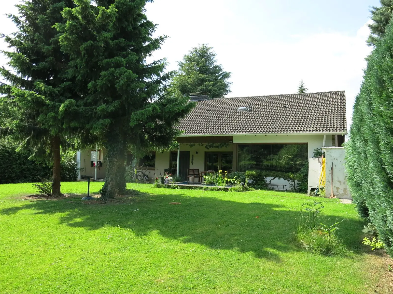 Bungalow mit großem Garten