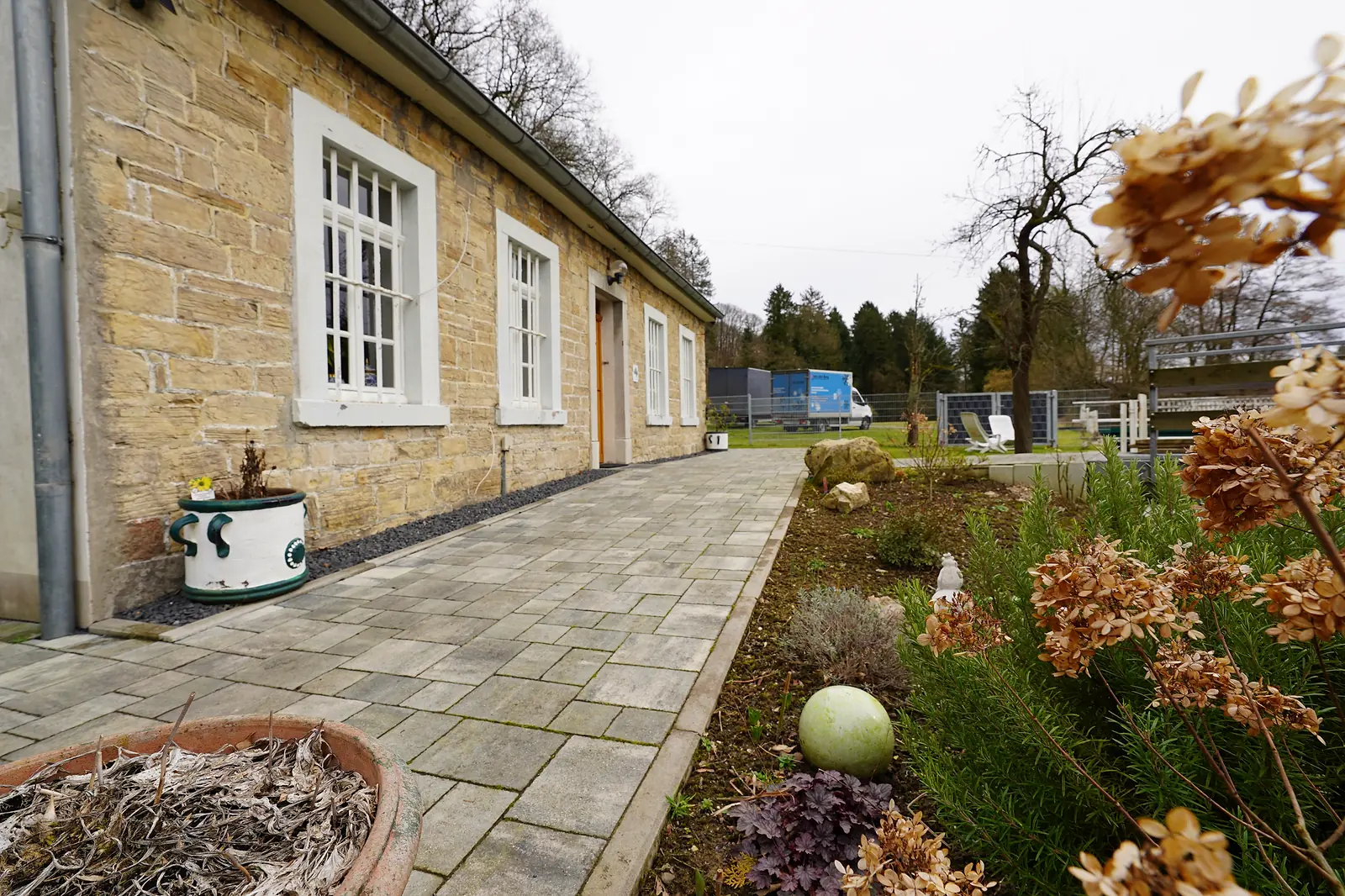 Stolberger Bruchsteinhaus mit Hofweg und Garten – von Ritter Immobilien verkauft