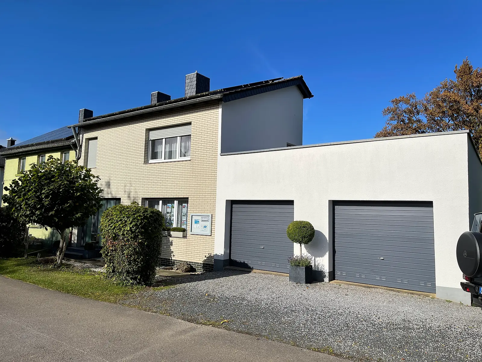 Verkauftes Einfamilienhaus mit Garage